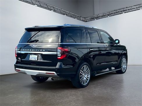 Used 2023 Ford Expedition Platinum image 5