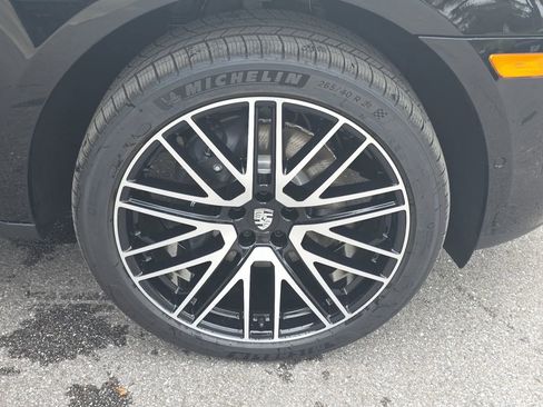 New 2026 Porsche Macan image 13