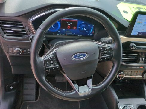 Used 2021 Ford Escape Titanium w/ Titanium Elite Package FWD image 16