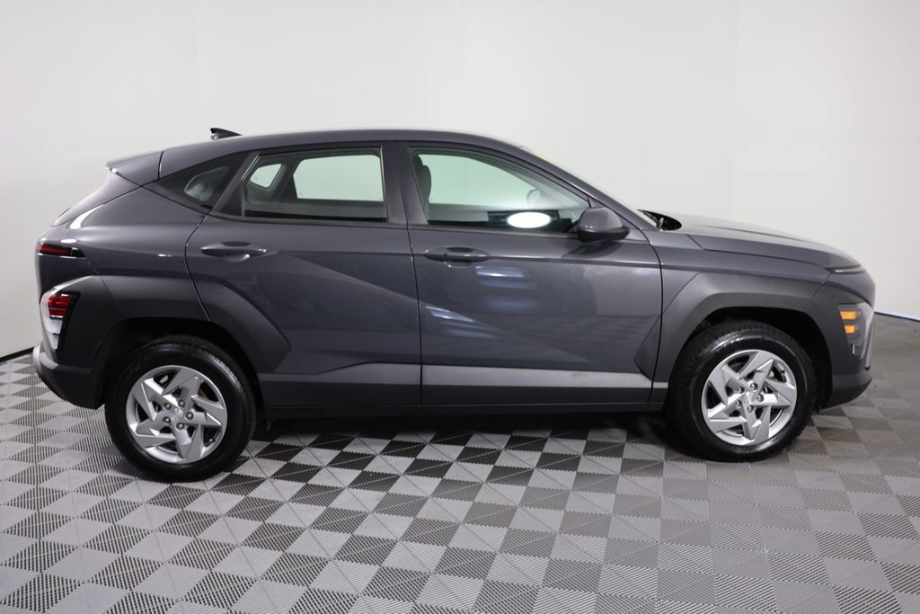 Used 2024 Hyundai Kona SE AWD/4WD image 9