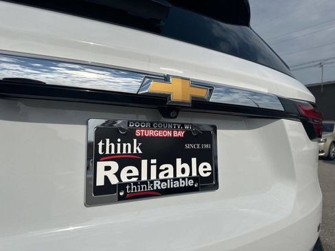 Used 2023 Chevrolet Traverse LT FWD image 12