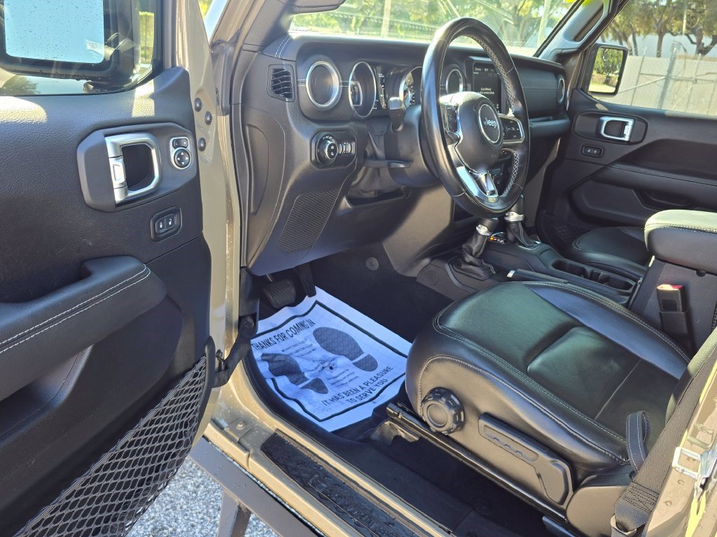Used 2020 Jeep Gladiator Overland w/ Popular Equipment Package AWD/4WD image 20