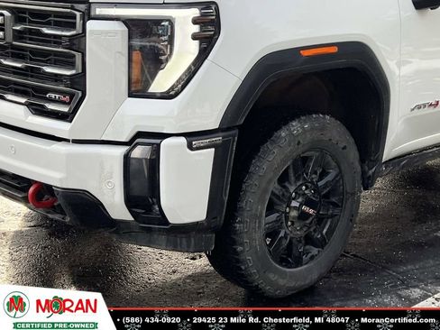 Used 2024 GMC Sierra 2500 AT4 w/ AT4 Preferred Package image 8