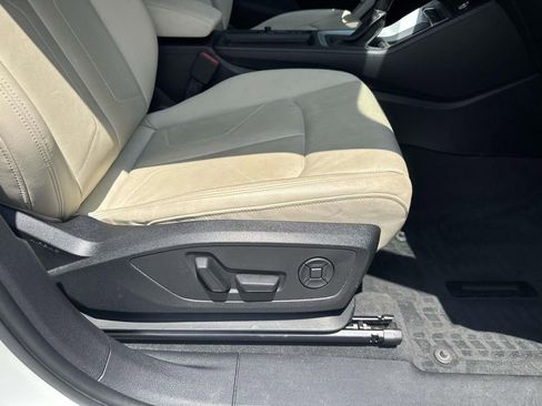 Used 2019 Audi Q3 2.0T Premium Plus AWD/4WD image 18