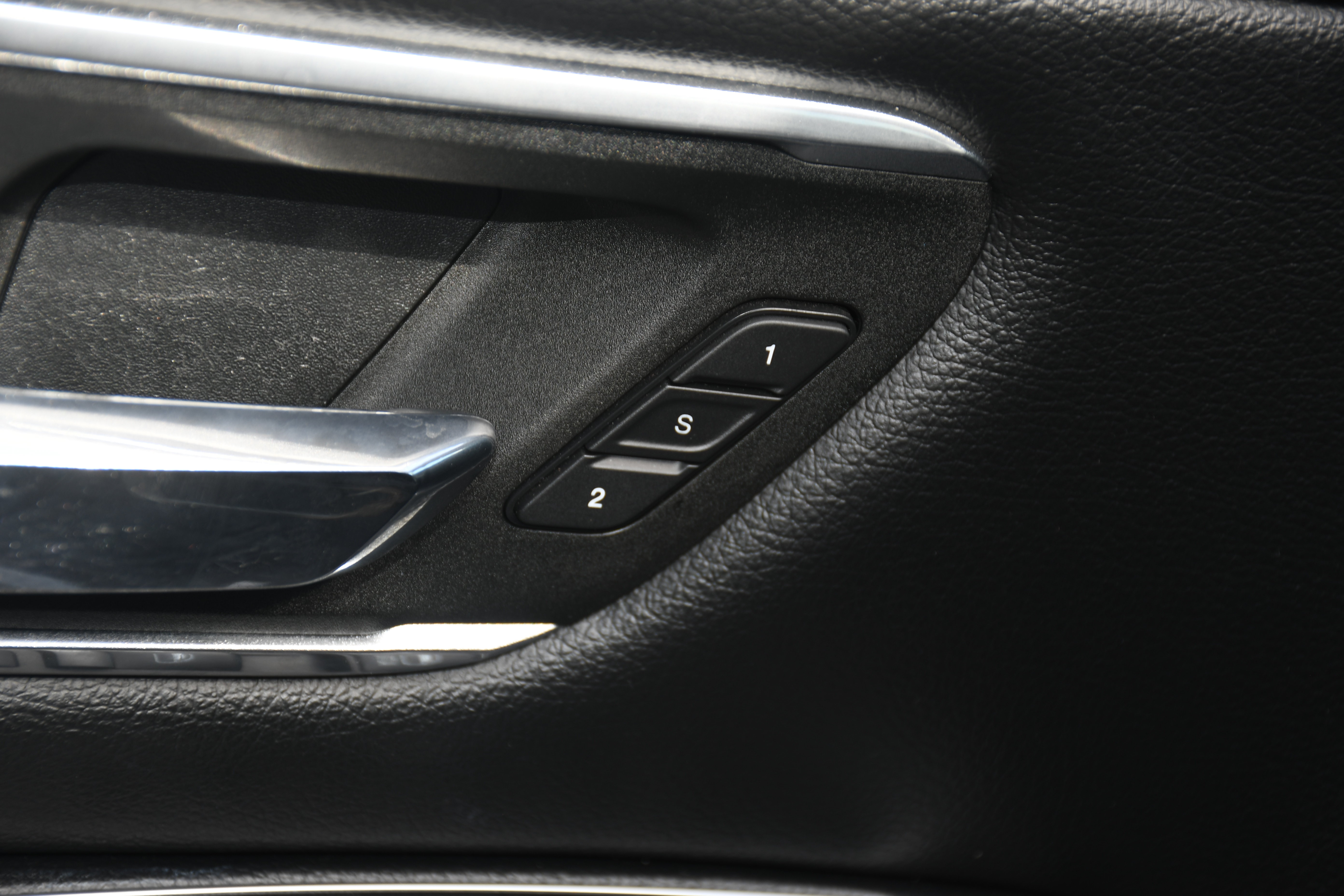 Used 2022 RAM 1500 Laramie w/ Sport Appearance Package AWD/4WD image 11