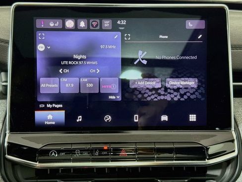 Used 2022 Jeep Compass Latitude w/ Sun and Sound Group AWD/4WD image 14