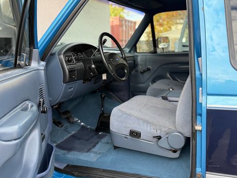 Used 1993 Ford F250 XLT image 10