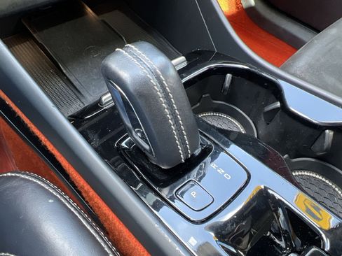 Used 2020 Volvo XC40 T4 R-Design w/ Protection Package Premier image 23