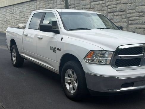 Used 2019 RAM 1500 Classic SLT AWD/4WD image 38