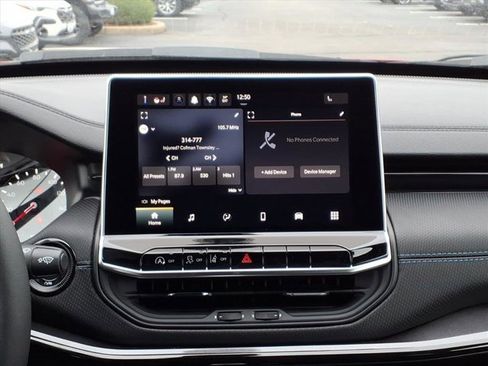 New 2026 Jeep Compass Latitude image 8