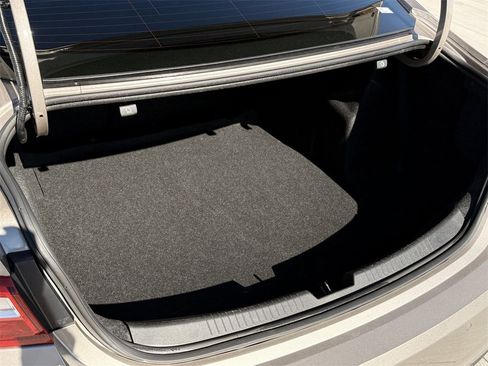 Certified 2025 Chevrolet Malibu LT image 28