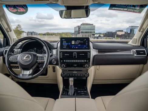 Used 2023 Lexus GX 460 Premium w/ Premium Plus Package image 20