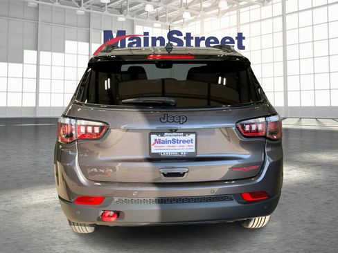 Used 2024 Jeep Compass Trailhawk image 4