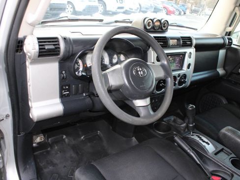 Used 2008 Toyota FJ Cruiser 4WD image 13