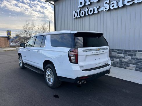 Used 2023 Chevrolet Suburban Premier image 4