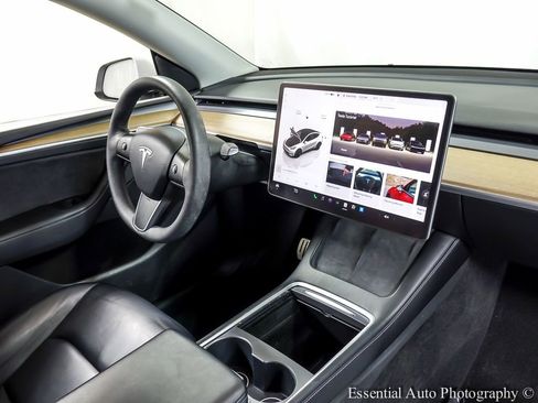 Used 2022 Tesla Model Y Performance image 28