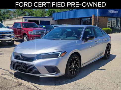 Used 2023 Honda Civic Sport image 2