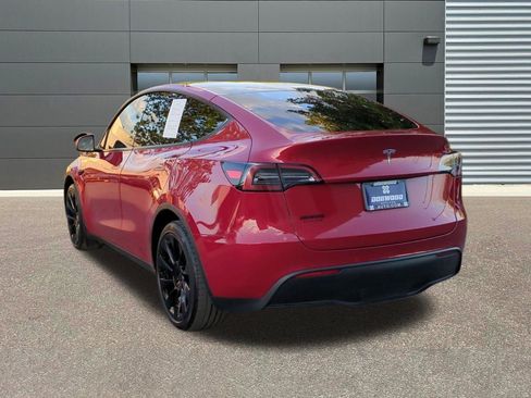 Used 2022 Tesla Model Y Long Range AWD/4WD image 5