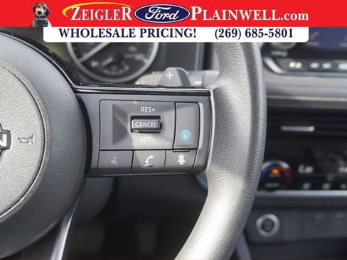 Used 2022 Nissan Rogue SV image 23