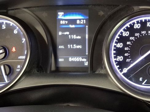 Used 2021 Toyota Camry SE FWD image 5