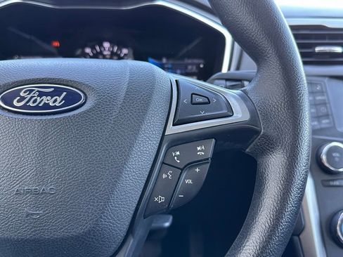 Used 2018 Ford Fusion SE image 26