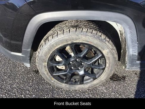 Used 2024 Jeep Compass Latitude w/ Convenience Group image 16