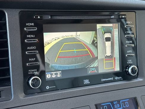 Certified 2020 Toyota Sienna Limited Premium FWD image 23