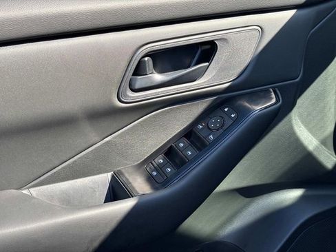 New 2026 Nissan Rogue S image 21