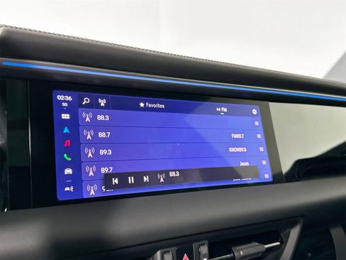 Certified 2025 Porsche Macan Electric image 21