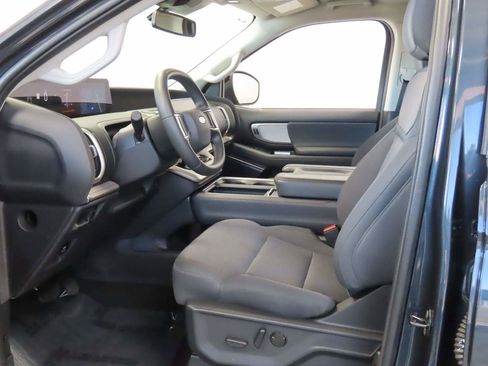 Used 2025 Ford Expedition Active RWD image 14