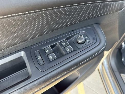 Certified 2025 Volkswagen Atlas Cross Sport SE image 12