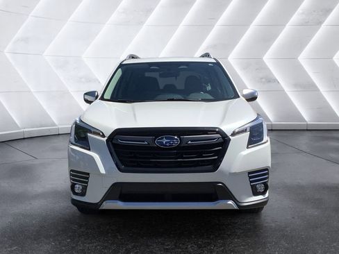 Used 2023 Subaru Forester Touring AWD/4WD image 2
