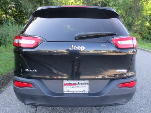 Used 2016 Jeep Cherokee Latitude w/ Safety/Convenience Group AWD/4WD image 6
