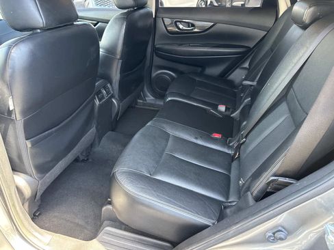 Used 2017 Nissan Rogue SL w/ SL Premium Package image 15