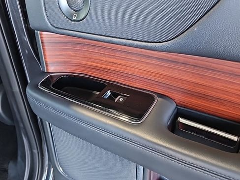 Used 2023 Lincoln Navigator Reserve image 17