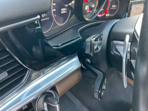 Used 2018 Porsche Panamera 4S image 35