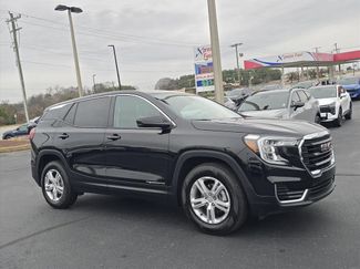 Used 2024 GMC Terrain SLE video 1