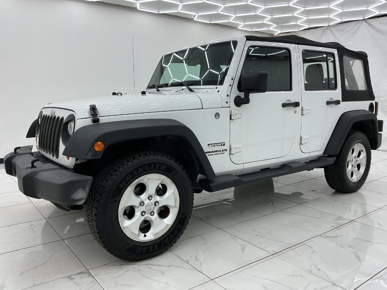 Used 2013 Jeep Wrangler Unlimited Sport AWD/4WD image 6