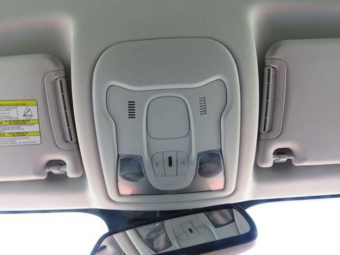 Used 2017 Jeep Renegade Latitude w/ Popular Equipment Group AWD/4WD image 26