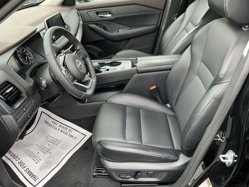 Used 2022 Nissan Rogue SV w/ SV Premium Package image 13