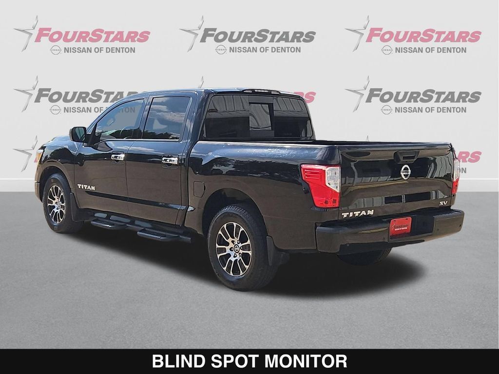 Used 2021 Nissan Titan SV RWD image 4