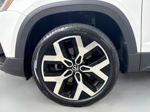 Certified 2023 Volkswagen Taos SEL AWD/4WD image 30