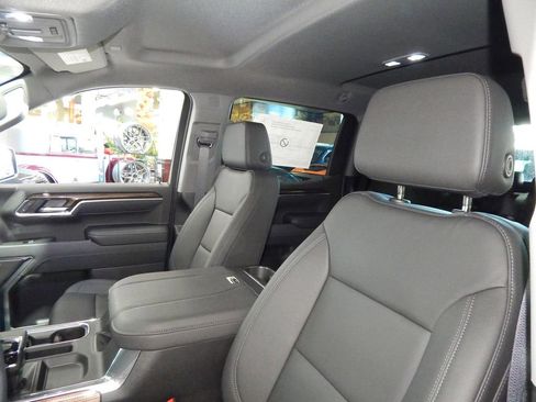 Used 2025 Chevrolet Silverado 1500 RST w/ Convenience Package II image 17