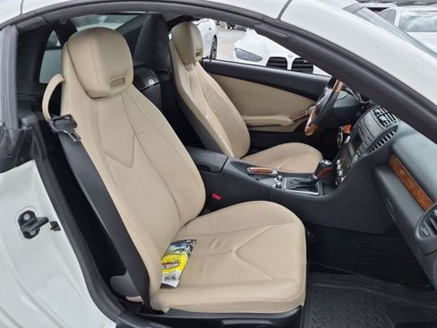 Used 2010 Mercedes-Benz SLK 300 image 13