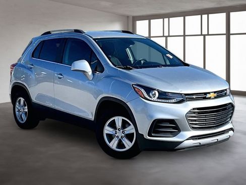 Used 2017 Chevrolet Trax LT FWD image 13
