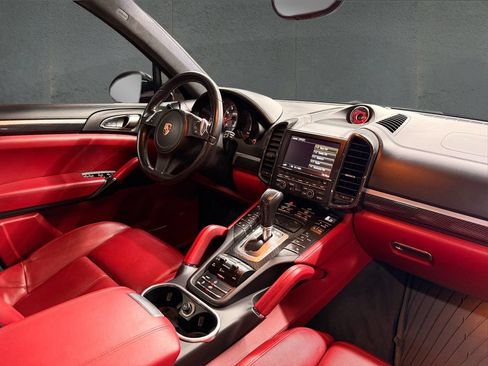 Used 2014 Porsche Cayenne GTS AWD/4WD image 28