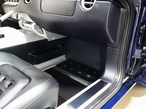 Used 2006 Ford GT RWD image 43