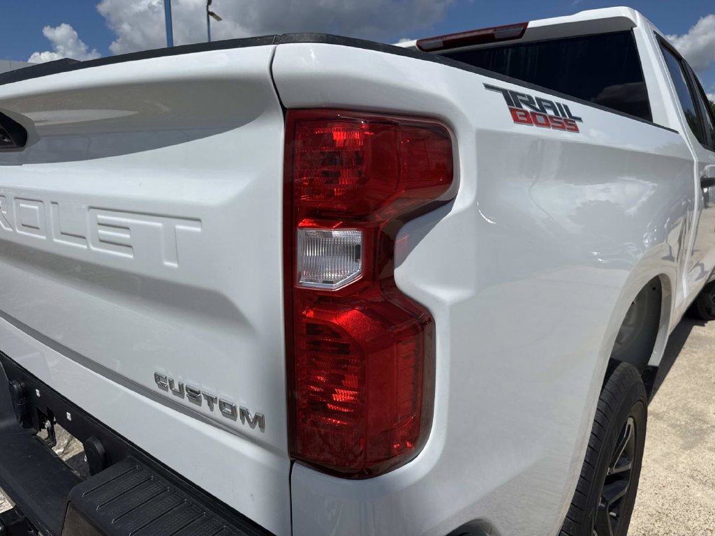 Used 2025 Chevrolet Silverado 1500 Custom Trail Boss AWD/4WD image 13
