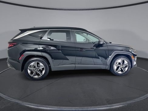 Certified 2025 Hyundai Tucson SEL FWD image 9