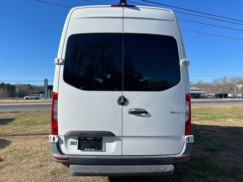 Used 2020 Mercedes-Benz Sprinter 2500 image 4